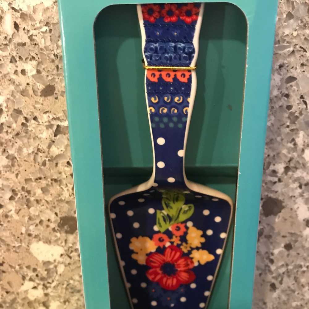 The Pioneer Woman Ceramic Pie Server